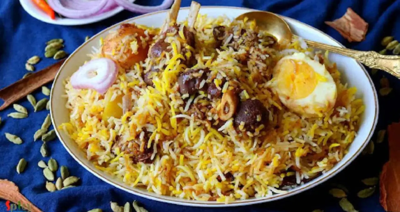 কলকাতার বিরিয়ানিতে আলু কেন? অন্য জায়গার বিরিয়ানিতে নেই, এর পিছনে রয়েছে ইতিহাসের চমকপ্রদ কাহিনি
