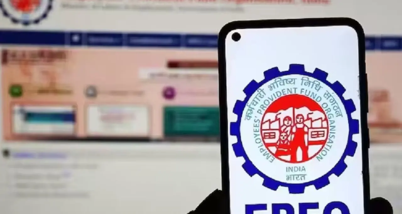 EPF Rules 2026: PF নিয়ে বড় বদল নয়, নতুন নিয়মে ডিজিটাল পরিষেবায় জোর! আপনার অ্যাকাউন্টে কী প্রভাব পড়বে?
