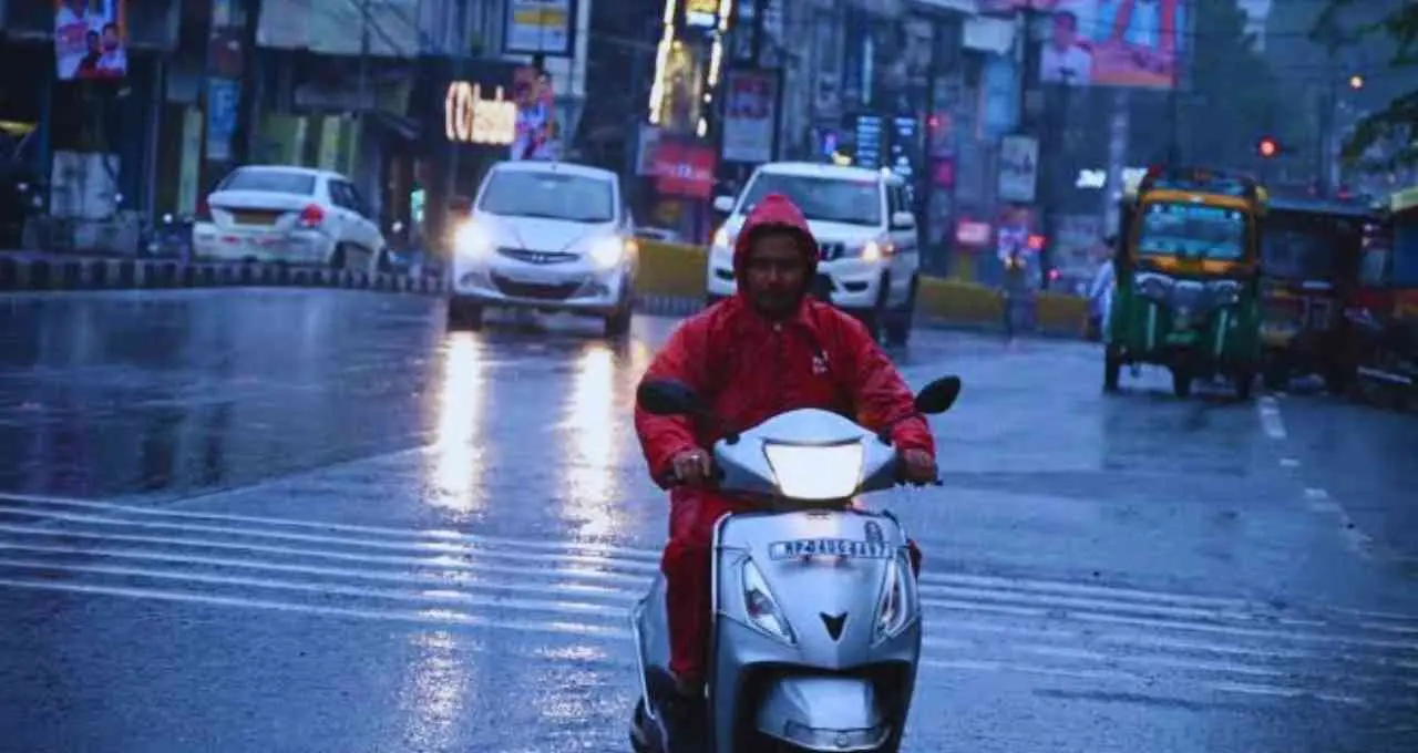 MP Weather Alert: मध्य प्रदेश में अगले 5 दिन भारी बारिश का अलर्ट, 43 जिलों में रेड और ऑरेंज चेतावनी जारी