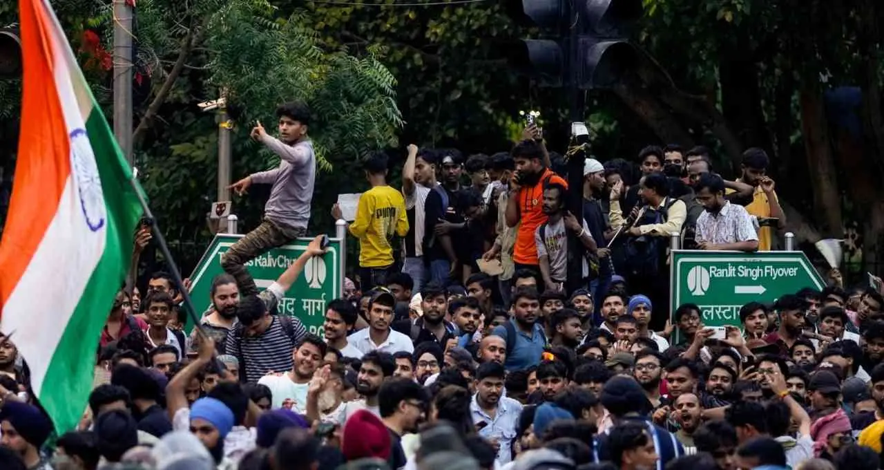 दिल्ली प्रदर्शन के बीच DU और JNU की एडवाइजरी, छात्रों-शिक्षकों को जंतर-मंतर से दूर रहने की सलाह