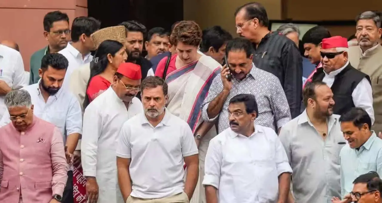 Parliament Monsoon Session 2026: संसद स्थगित, लेकिन प्रदर्शन पर डटा विपक्ष! राहुल गांधी ने रखीं ये 3 बड़ी मांगें
