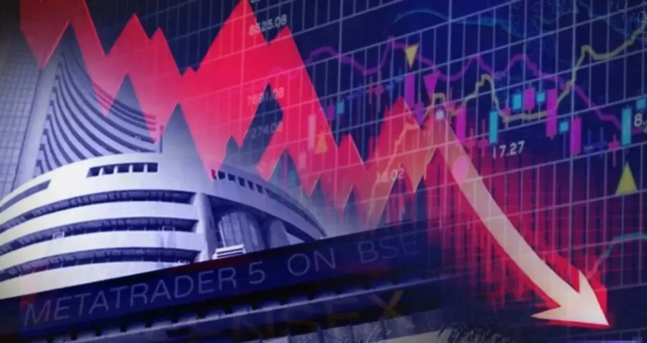 Stock Market Crash: लगातार पांचवें दिन गिरा शेयर बाजार, सेंसेक्स 332 अंक टूटा; निफ्टी 23,800 के नीचे बंद