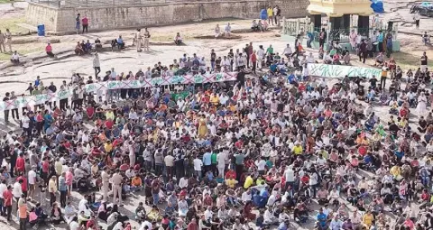 بنگلورو میں تیجسوی سوریہ نے ’سیو لال باغ‘ احتجاج کی قیادت کی، ٹنل روڈ پروجیکٹ اور پارک کی زمین کی من…