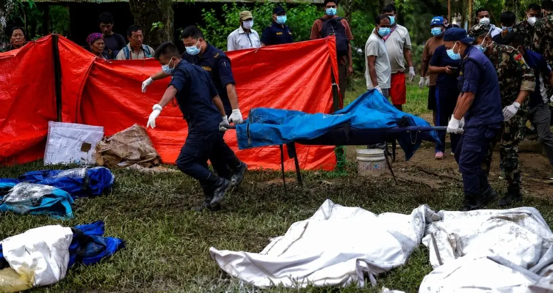 नेपाल में बाढ़ के अज्ञात शवों को DNA सैंपल के बाद दफनाया जा रहा, अब तक 29 की पहचान