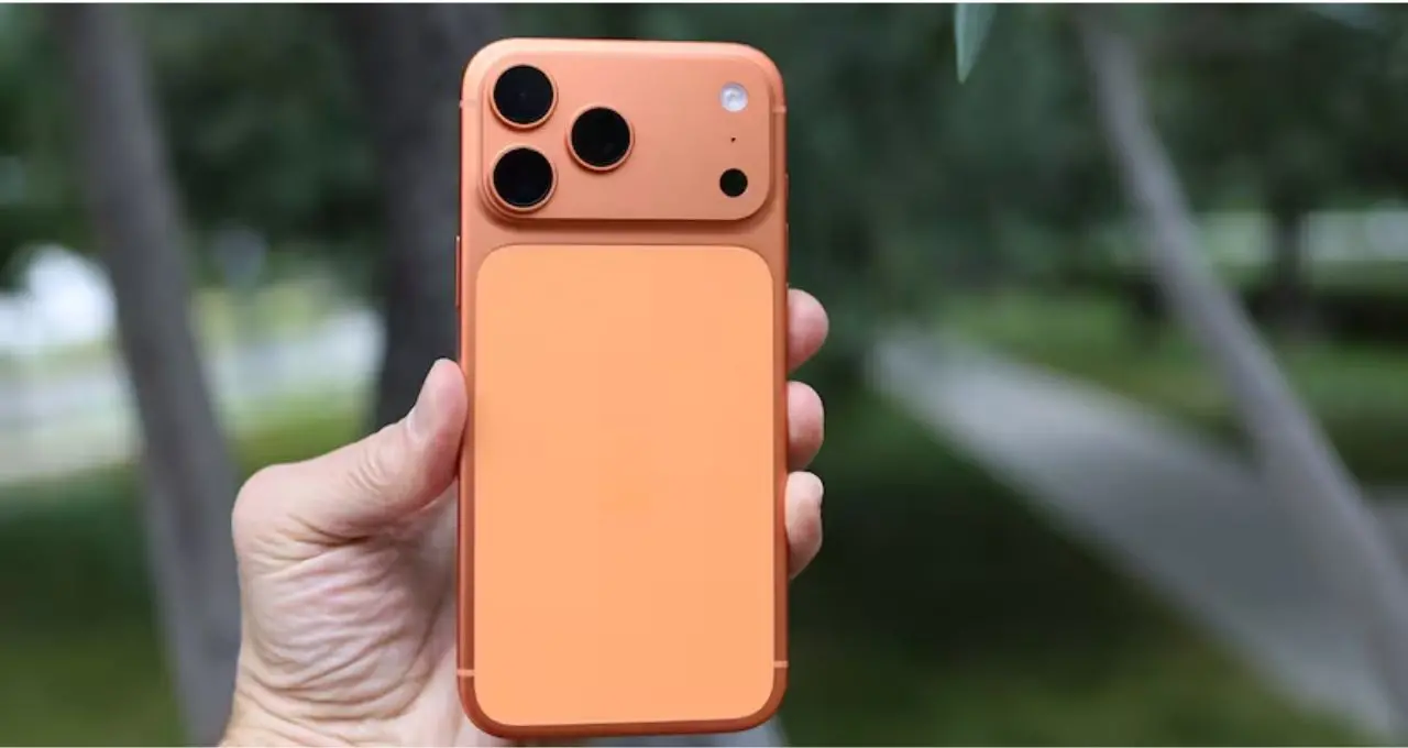 iPhone 17 Pro Deal: ১.৩৪ লাখের ফোন মিলছে মাত্র ৮১ হাজারে! Exchange আর Bank Offer-এ কীভাবে পাবেন বিশাল ছাড়?
