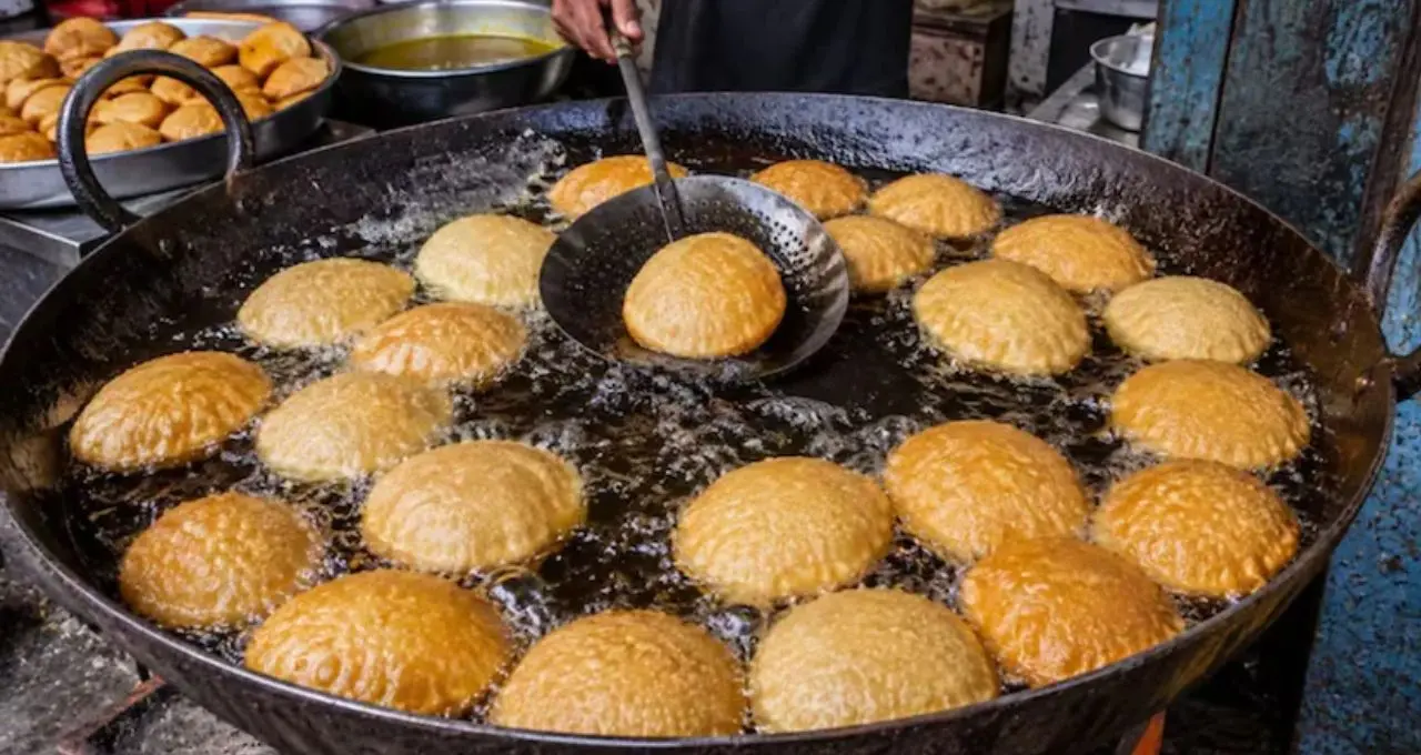 ভারতের ‘কচুরি রাজধানী’ কোন শহর? উত্তর জানলে আপনিও জিনিয়াস! চমকে দেবে এই তথ্য
