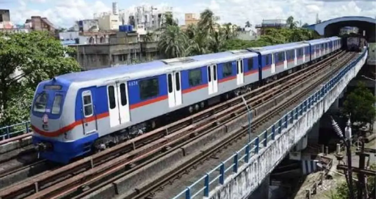 Kolkata Metro: বিটি রোডে ছুটবে মেট্রো, মিলল কলকাতা পুরনিগমের NOC! বরানগর থেকে ব্যারাকপুর—মাঝে থাকছে এই ১০ স্টেশন
