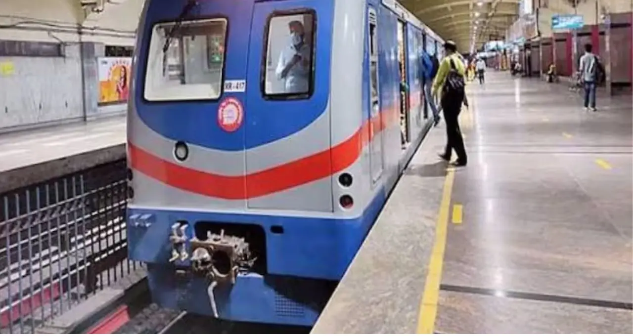 Kolkata Metro: বিটি রোডে ছুটবে মেট্রো, মিলল কলকাতা পুরনিগমের NOC! বরানগর থেকে ব্যারাকপুর—মাঝে থাকছে এই ১০ স্টেশন
