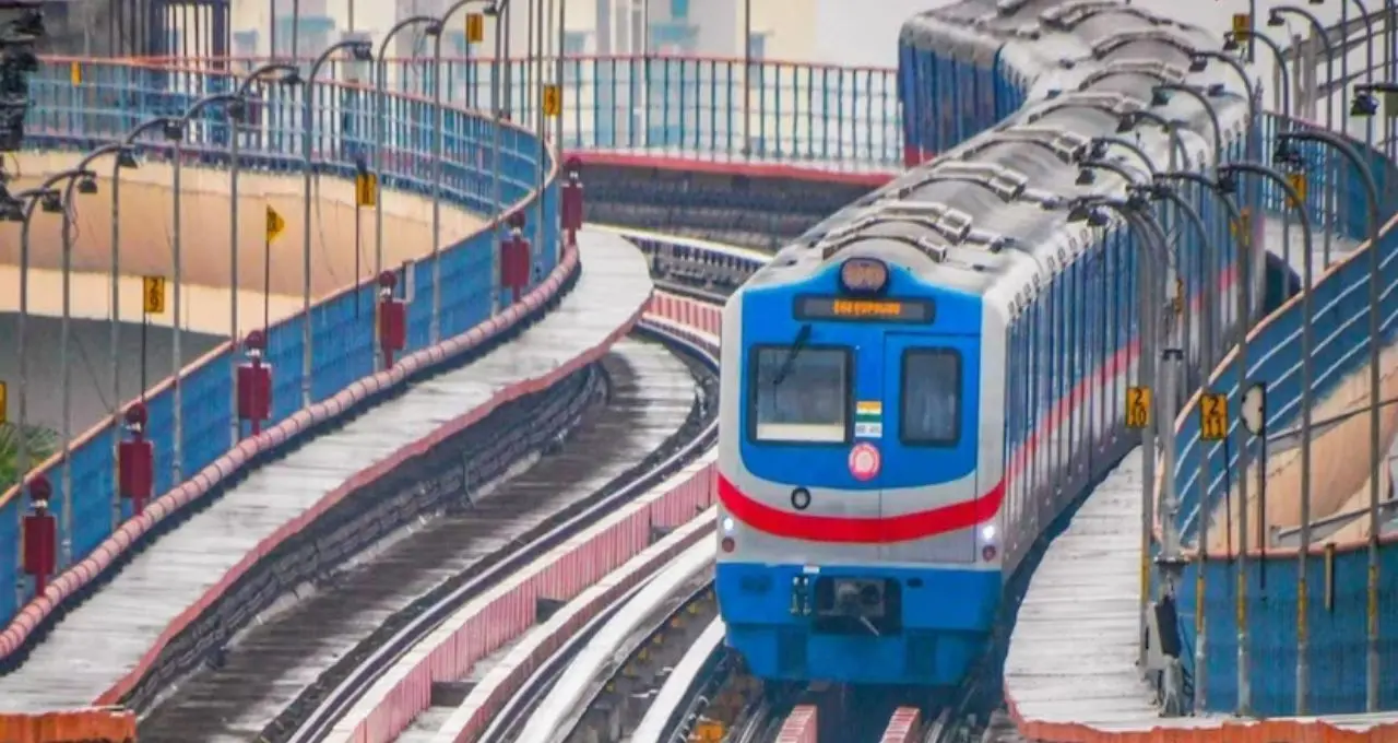 Kolkata Metro: বিটি রোডে ছুটবে মেট্রো, মিলল কলকাতা পুরনিগমের NOC! বরানগর থেকে ব্যারাকপুর—মাঝে থাকছে এই ১০ স্টেশন
