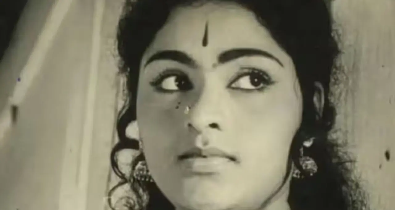 Actress Vijayasree: ঝরনার জলে পোশাক সরে গিয়েছিল, ক্যামেরায় ধরা পড়ে যায় দৃশ্য! মাত্র ২১-এই শেষ হয়ে যায় জনপ্রিয় অভিনেত্রীর জীবন
