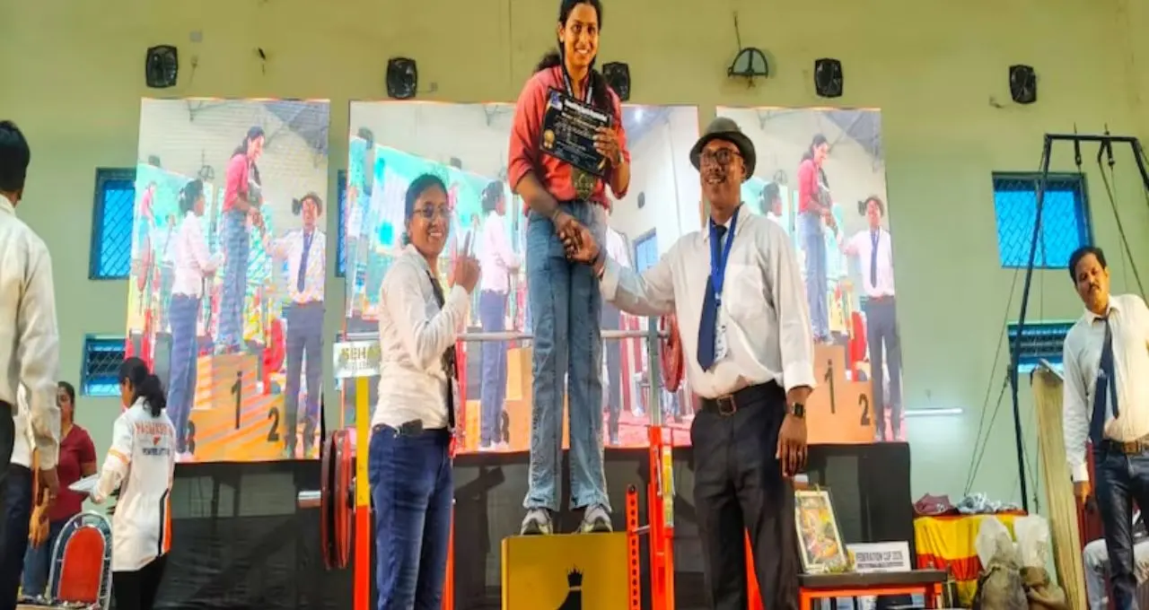 Double Gold: মালদার জিম থেকে জাতীয় মঞ্চে বাজিমাত, জোড়া সোনা ও রুপো জিতে নজর কাড়লেন তিন পাওয়ারলিফটার
