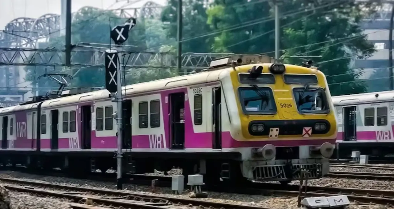 Train Update: যাত্রীদের জন্য বড় স্বস্তি! আজ থেকেই ফিরল হাওড়া-জলেশ্বর মেমু, তবে বদলেছে গন্তব্য—জেনে নিন নতুন নিয়ম
