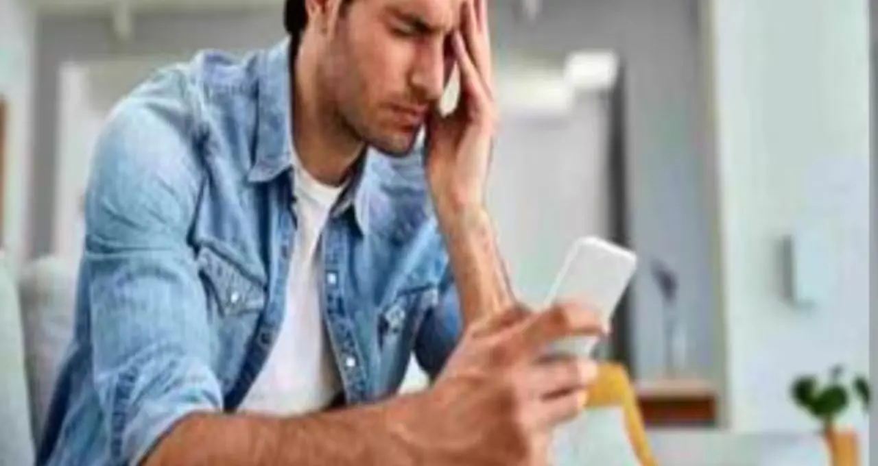 Old Smartphone Speed Up: পুরনো ফোন হ্যাং করছে, স্লো হয়ে গিয়েছে? নতুন ফোন নয়, এই ৫ কৌশলেই ফিরবে গতি
