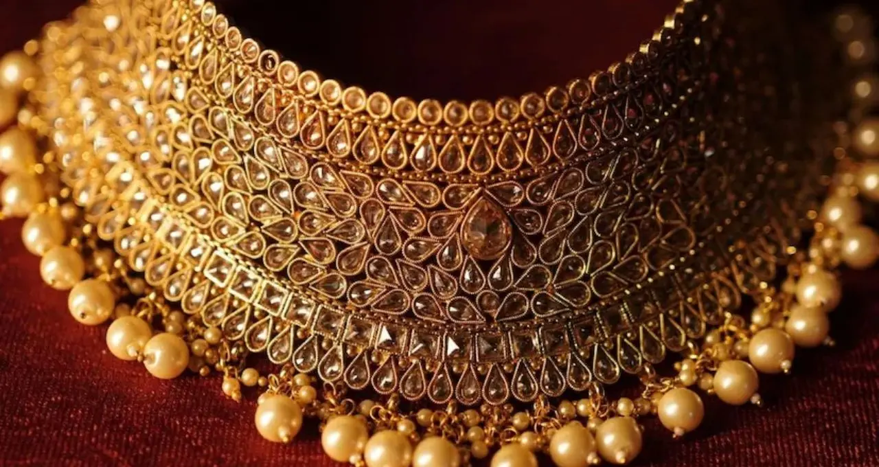 Gold Price Update: সোনা কি সত্যিই সস্তা হতে চলেছে? আমদানি শুল্ক কমলে ১ গ্রামে কতটা কমতে পারে দাম, জানুন হিসেব

