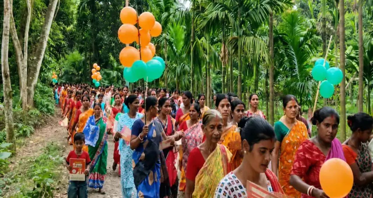 Annapurna Yojana: অ্যাকাউন্টে ঢুকল ৩ হাজার টাকা, তারপরই ধামসা-মাদলের তালে রাস্তায় মহিলারা! নাগরাকাটায় উৎসবের মেজাজ, ভাইরাল ছবি
