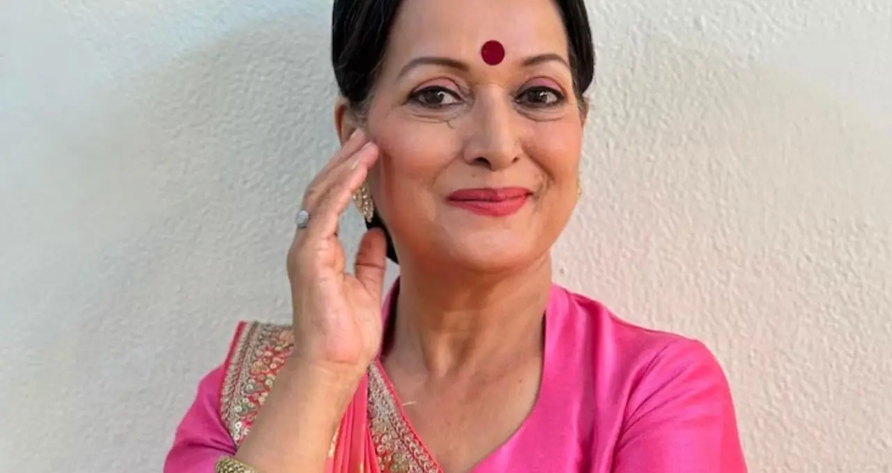 Actress Himani Shivpuri: DDLJ-তে কাজলের পিসি ‘কাম্মো’ হঠাৎ কোথায় গেলেন? স্বামীর মৃত্যুর পর বদলে যায় অভিনেত্রীর জীবন
