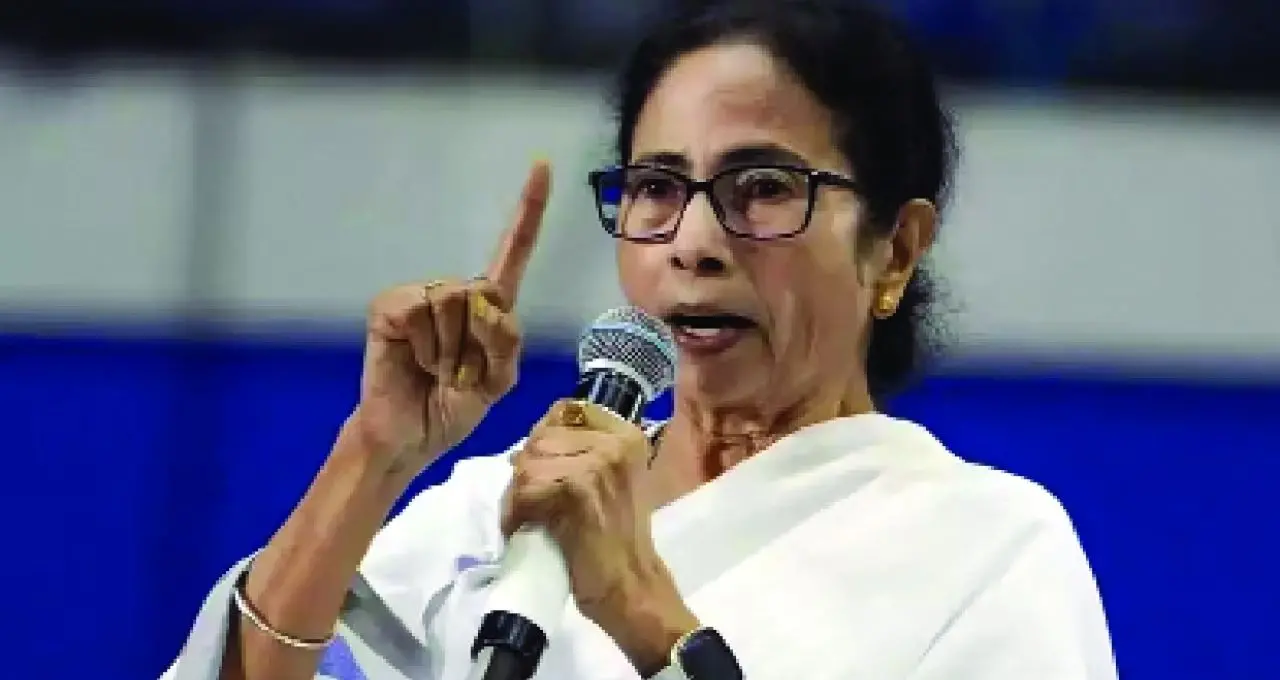 कोलकात्यात ममता बॅनर्जींचा भाजप आणि राज्य सरकारवर निशाणा, अभिषेक बॅनर्जींचाही सत्ताबदलाचा इशारा