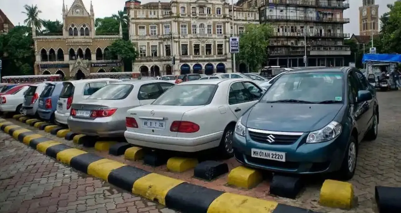 Car Tips: প্রখর রোদে গাড়ি হয়ে উঠছে ‘ওভেন’? মাত্র ২ মিনিটের কৌশলে দ্রুত ঠান্ডা হবে ভিতর, জানুন সহজ উপায়