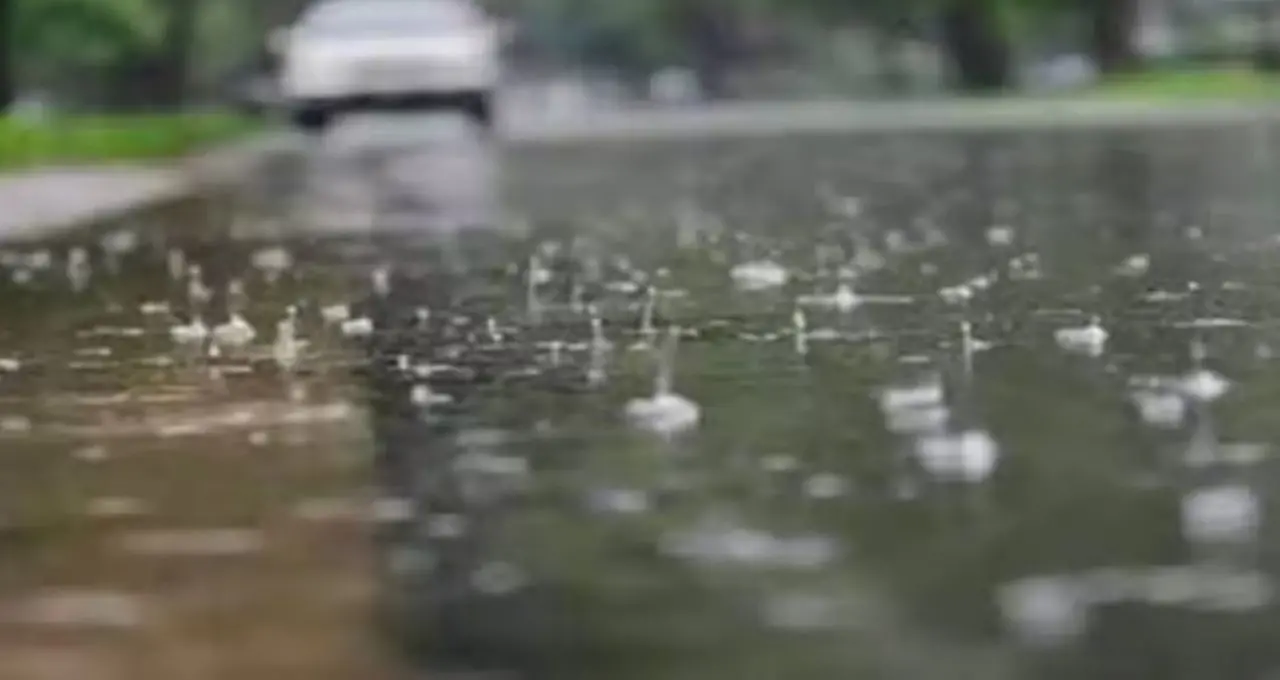 IMD Weather Alert: বঙ্গোপসাগরে ফের নিম্নচাপের চোখরাঙানি! রবিবার থেকে বাংলায় বাড়বে বৃষ্টি, জারি সতর্কতা
