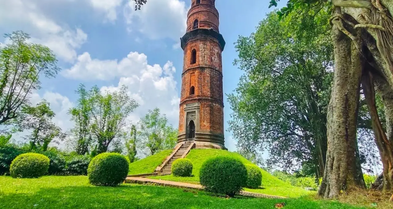 গুপ্ত-পাল-সেন থেকে সুলতানি শাসন, বাংলার বুকেই লুকিয়ে ইতিহাসের প্রাচীন শহর! উইকেন্ডে ঘুরে আসুন গৌড়
