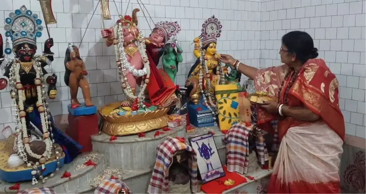 কৌশিকী অমাবস্যায় তারাপীঠ যাচ্ছেন? মা তারার দর্শনের পর ঘুরে দেখুন এই ৪ জায়গা, এক সফরেই মিলবে ধর্ম-ইতিহাসের স্বাদ
