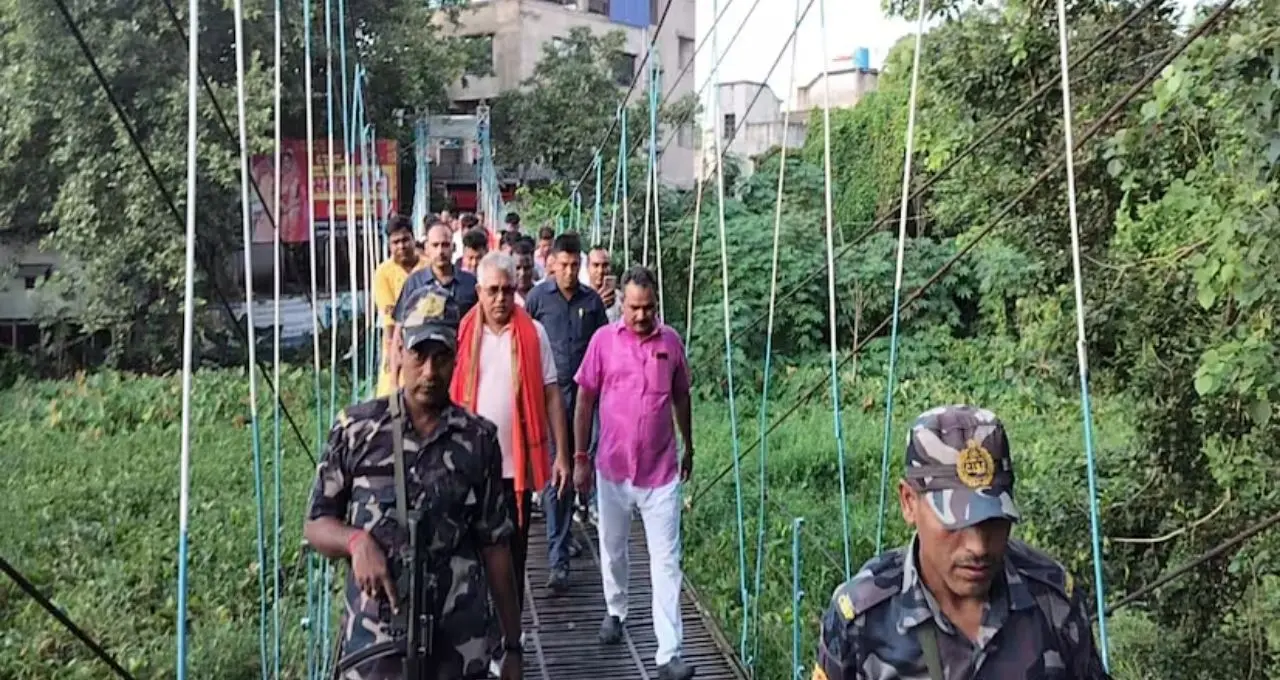 জঙ্গিপুরে পঞ্চায়েত দুর্নীতি নিয়ে কড়া দিলীপ ঘোষ, ‘গত ১৫ বছরের জঞ্জাল সাফ করতে হবে’
