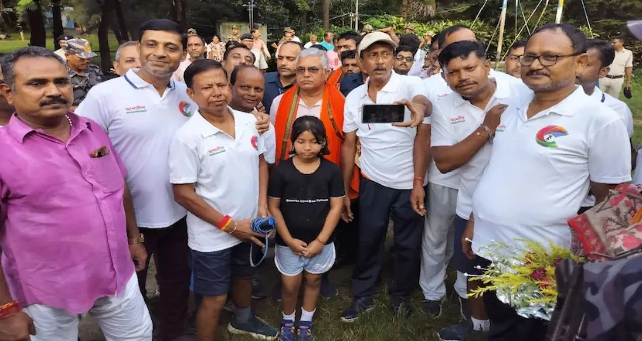 জঙ্গিপুরে পঞ্চায়েত দুর্নীতি নিয়ে কড়া দিলীপ ঘোষ, ‘গত ১৫ বছরের জঞ্জাল সাফ করতে হবে’
