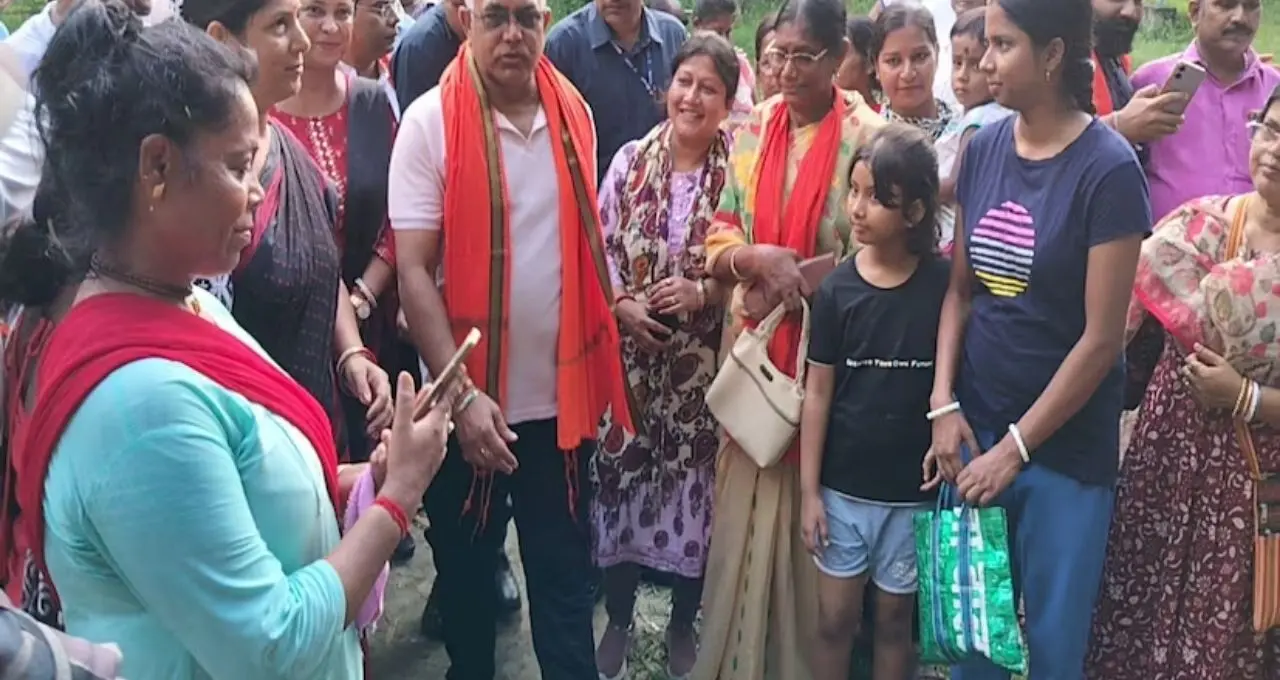 জঙ্গিপুরে পঞ্চায়েত দুর্নীতি নিয়ে কড়া দিলীপ ঘোষ, ‘গত ১৫ বছরের জঞ্জাল সাফ করতে হবে’
