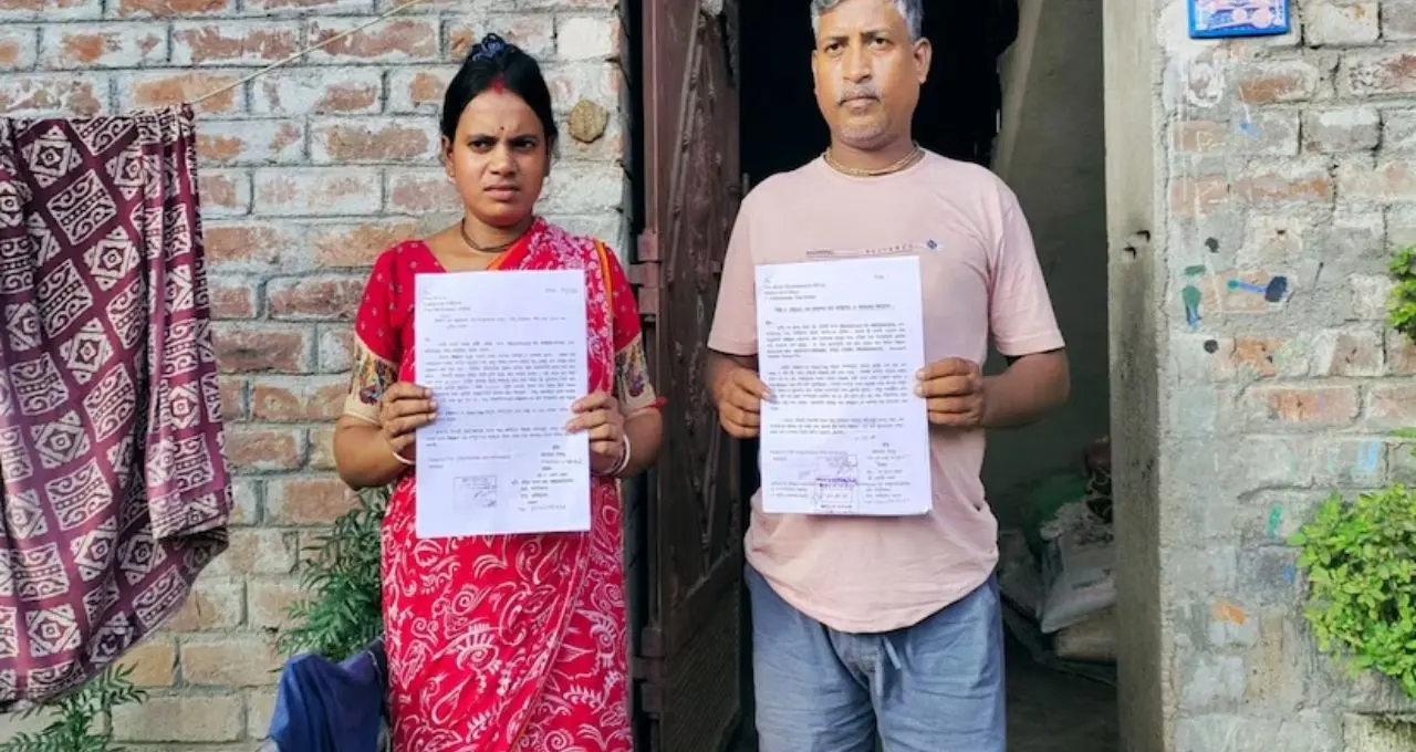 আবাস যোজনায় অযোগ্য হয়েও মিলেছে টাকা! প্রায় সাড়ে ১২ হাজার উপভোক্তাকে আইনি নোটিস, কড়া বার্তা দিলেন দিলীপ ঘোষ
