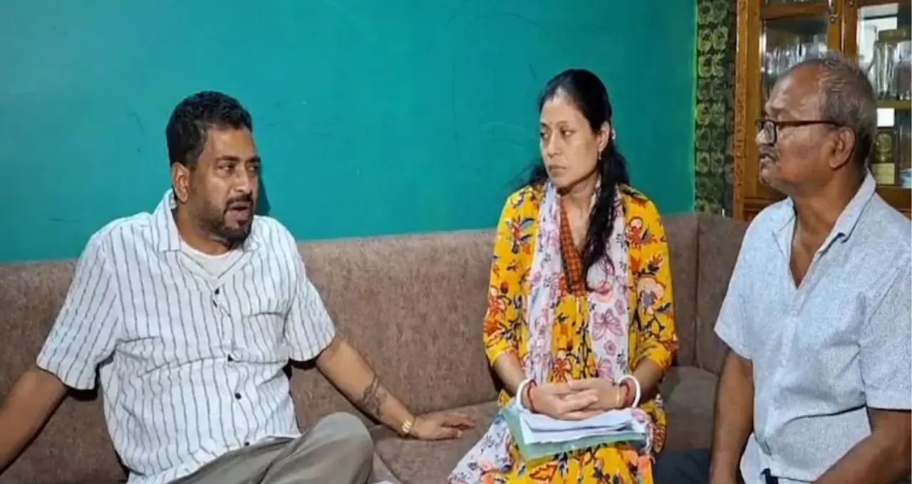নেপালের হড়পা বানে ২৪ ঘণ্টা পরেও খোঁজ নেই শিলিগুড়ির সমরের! বাড়িতে ছুটে গিয়ে পরিবারকে বড় আশ্বাস মন্ত্রীর

