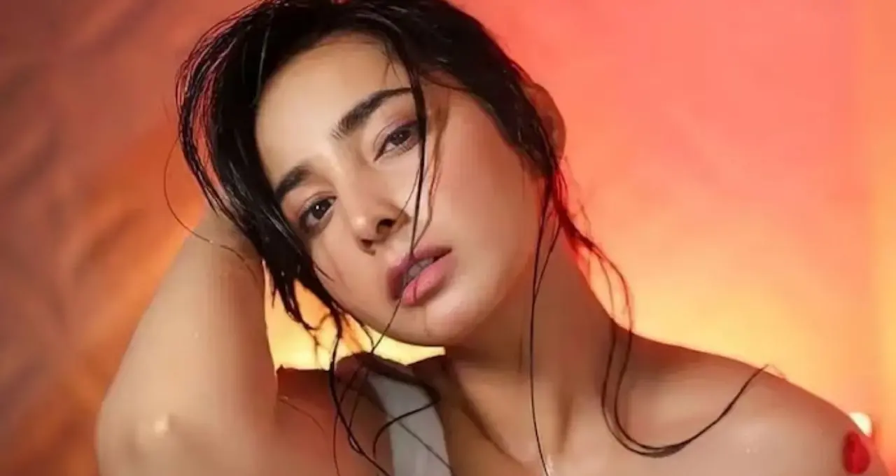 ১৬-১৭ বছরেই বাড়ির বাইরে, নিজের পায়ে দাঁড়ানোর লড়াই! বিগ বসের মঞ্চে সৃজলা গুহর জীবনের অজানা অধ্যায়
