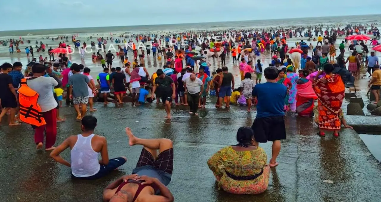 দিঘায় সকাল থেকেই মেঘের দাপট, দুপুরে ঝমঝম বৃষ্টি! সমুদ্রস্নানে পর্যটকদের ভিড়, দক্ষিণবঙ্গে ফের বৃষ্টির পূর্বাভাস
