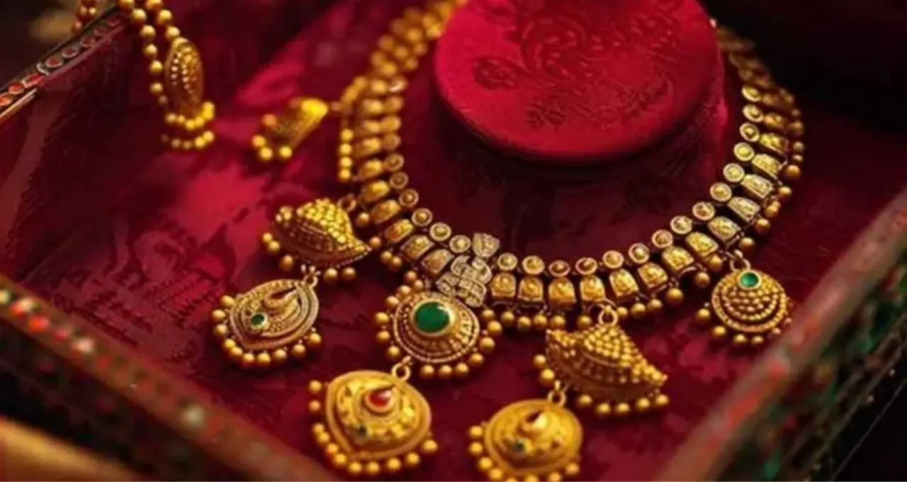 Gold Price Prediction: বছর শেষে সোনার দাম কি ছুঁতে পারে ১.৭ লক্ষ? বড় পূর্বাভাস দিল Goldman Sachs
