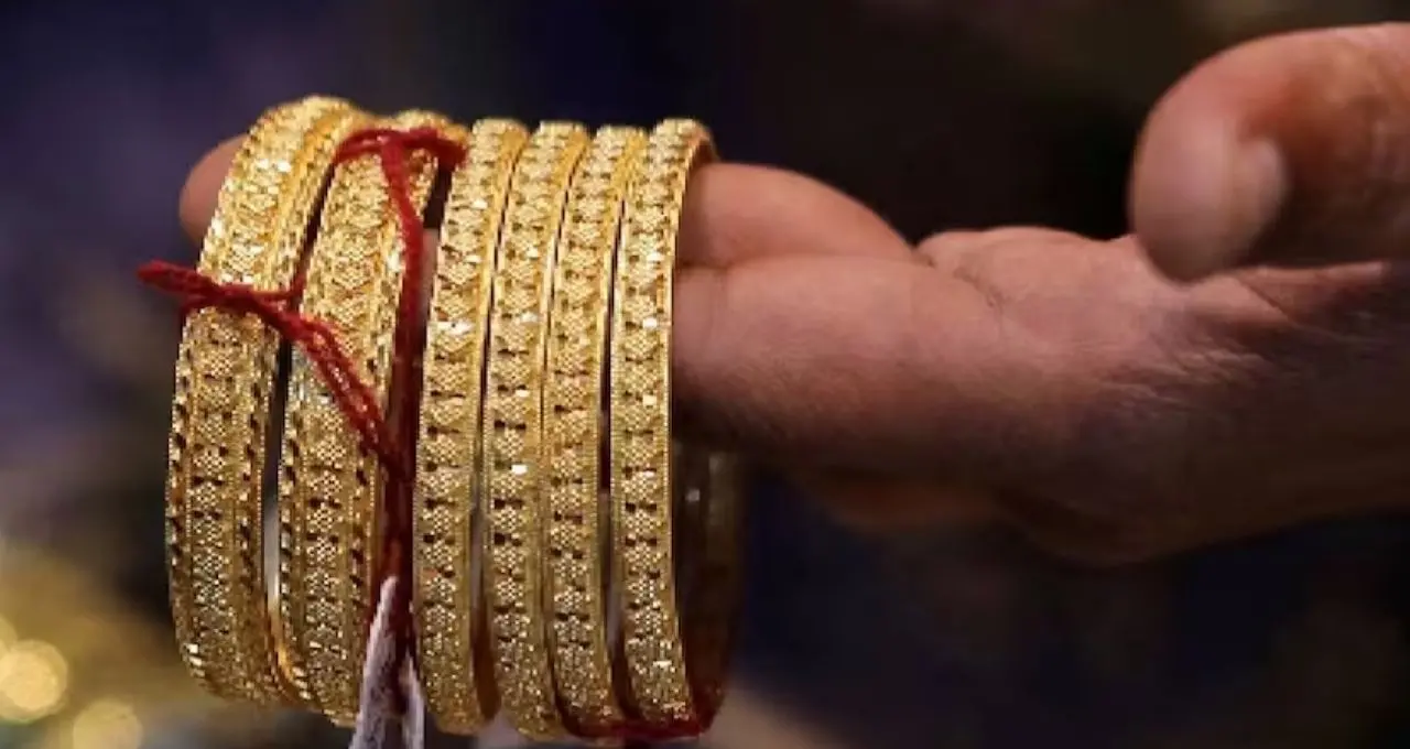 Gold Price Prediction: বছর শেষে সোনার দাম কি ছুঁতে পারে ১.৭ লক্ষ? বড় পূর্বাভাস দিল Goldman Sachs
