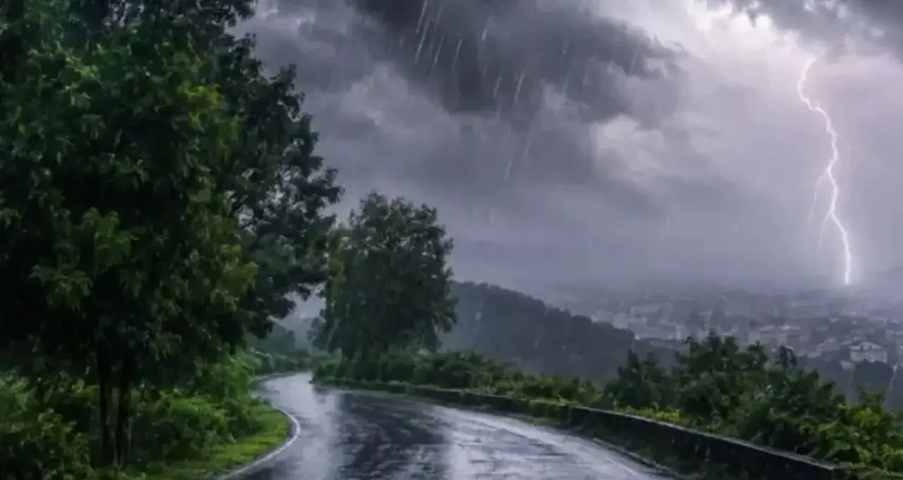 रांची, बोकारो और धनबाद में झमाझम बारिश, बंगाल की खाड़ी के लो प्रेशर से बदला मौसम