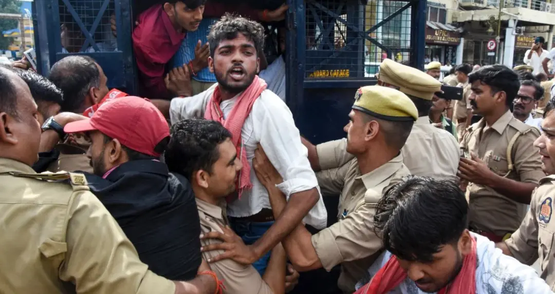 गोंडा में सोशल मीडिया विवाद के बाद व्यापारी की हत्या, प्रदर्शनकारियों ने आरोपियों को फांसी देने की मांग की