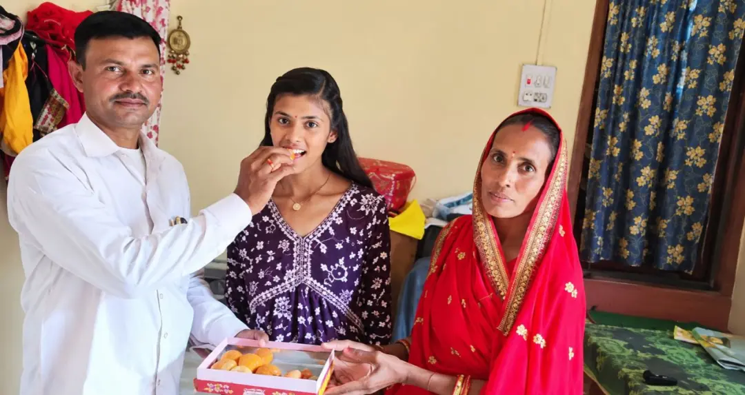 पलामू की राजमिस्त्री की बेटी सपना ने GNM प्रवेश परीक्षा में हासिल किए 99.39% अंक