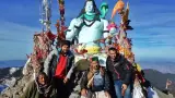 चूड़धार मंदिर जाते 7 श्रद्धालु जंगल में भटके पंजाब-हरियाणा के श्रद्धालुओं में दंपति भी शामिल 7 घंटे बाद पुलिस ने खोज निकाला