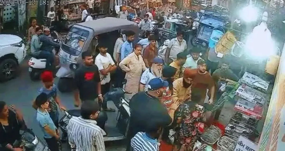 लुधियाना में पार्किंग विवाद में दुकानदार से मारपीट, गर्भवती पत्नी से भी धक्का-मुक्की,CCTV में कैद घटना
