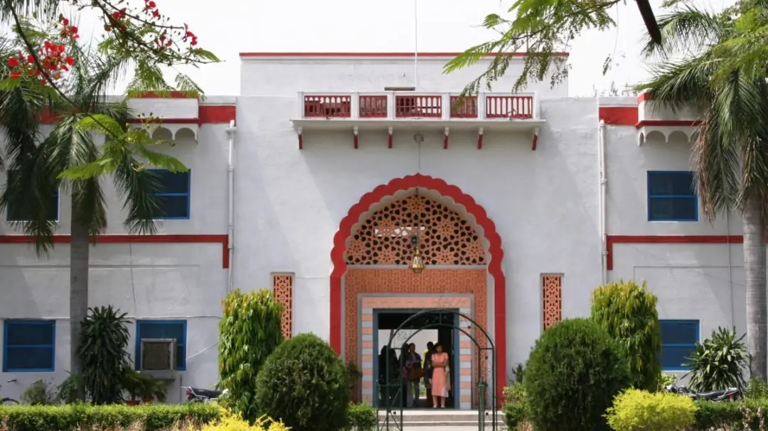 AMU विमेंस कॉलेज में खाने की गुणवत्ता को लेकर हंगामा, छात्राओं और प्रॉक्टोरियल टीम में धक्कामुक्की
