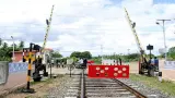 latest news subkuz - रेलवे फाटक खुलते ही पटरियों पर लगेगी लाल झंडी, स्टेशन मास्टर की मंजूरी के बिना नहीं खुलेगा गेट