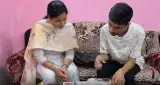 45 की उम्र में रेनू ने 82% से पास की 10वीं, बेटे ने कहा- मां आप पढ़ो, मैं पढ़ाऊंगा