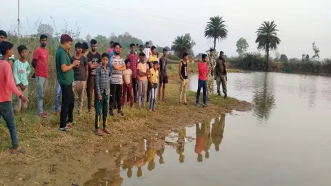 हजारीबाग में तालाब में डूबने से युवक की मौत, घरेलू विवाद के बाद सुसाइड की आशंका परिजनों ने तालाब से निकाला शव