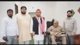 latest news subkuz - अलीगढ़ में BJP नेता विजय सिंह पप्पू सपा में शामिल: बरौली विधानसभा के बदले समीकरण