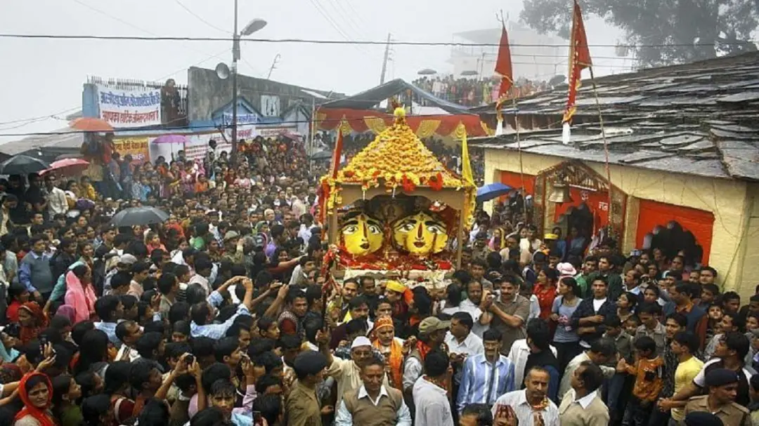 नैनीताल में ब्रह्म मुहूर्त में मां नंदा-सुनंदा की प्राण प्रतिष्ठा, दर्शन को उमड़ी भीड़