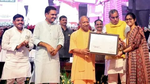 latest news subkuz - योगी बोले मैं नौकरी देता जाऊंगा वे गिनते जाएं; चाचा-भतीजे पर साधा निशाना