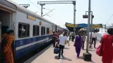 latest news subkuz - जमशेदपुर के यात्रियों के लिए जरूरी खबर, आज से 15 ट्रेनें रद; सरयू राय ने मांगी वैकल्पिक व्यवस्था