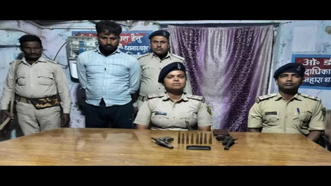 दरभंगा में देसी पिस्टल के साथ युवक गिरफ्तार सरकारी भवन के पास घूम रहा था गुप्त सूचना पर पुलिस ने घेराबंदी कर दबोचा