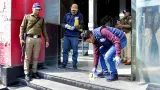 देहरादून में पत्नी की गोली मारकर हत्या, सिर पर किया फायर; खुद पुलिस को फोन कर पति फरार