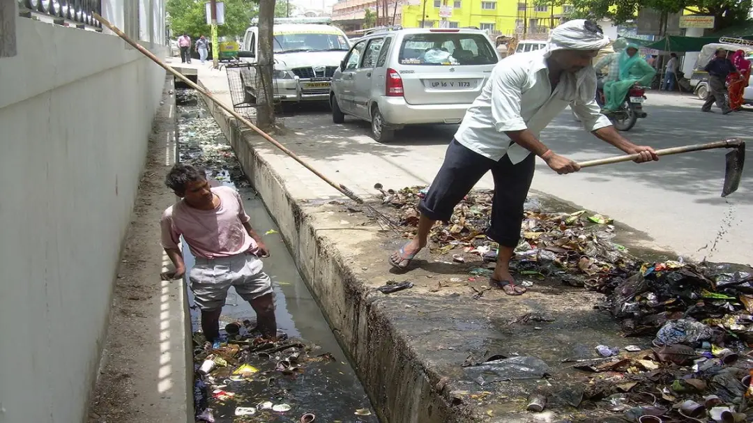 सिलीगुड़ी में ऑन-ड्यूटी नशे में धुत मिला कर्मचारी, सफाई व्यवस्था की खुली पोल, कमिश्नर ने सख्त कार्रवाई के दिए निर्देश